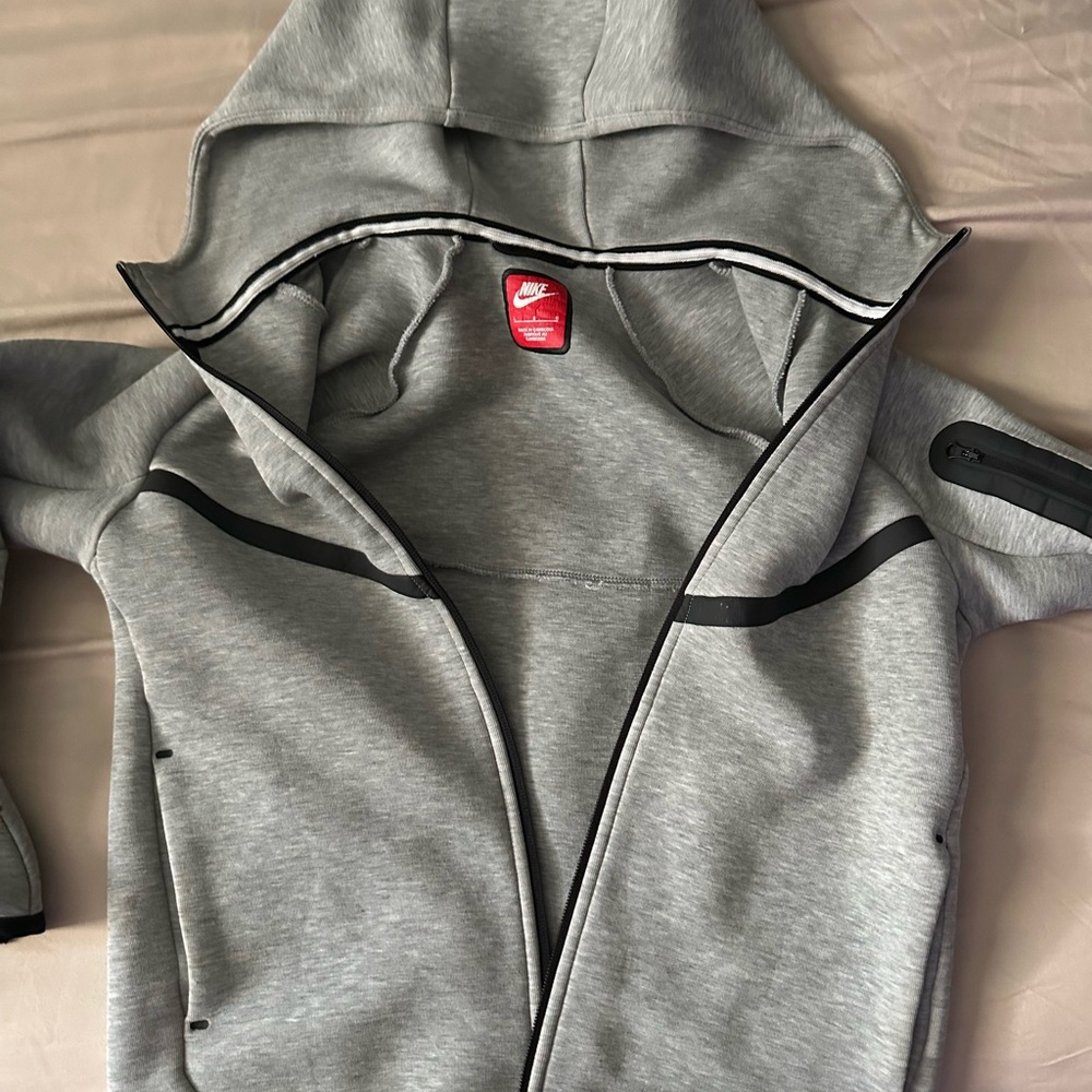 Nike Kids Light Gray Nike Tech fleece Jacket